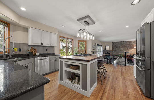 25-web-or-mls-749 Apple Ct25