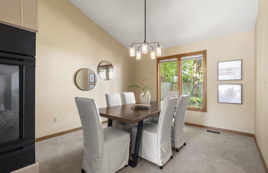 27-web-or-mls-749 Apple Ct27