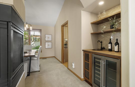 28-web-or-mls-749 Apple Ct28