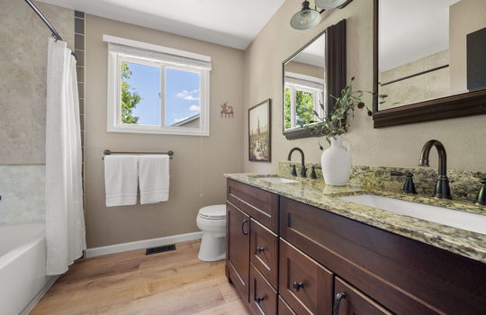 37-web-or-mls-749 Apple Ct37