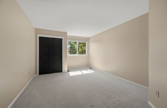 40-web-or-mls-749 Apple Ct40