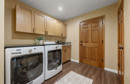 49-web-or-mls-749 Apple Ct49