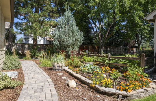 61-web-or-mls-749 Apple Ct61