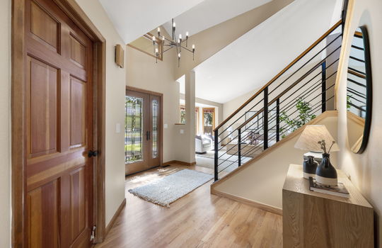 9-web-or-mls-749 Apple Ct9