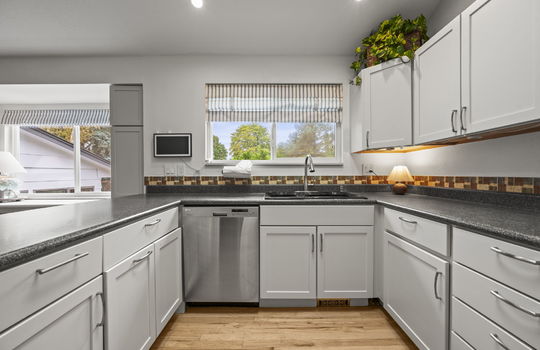 22-web-or-mls-11166 W 78th Dr22