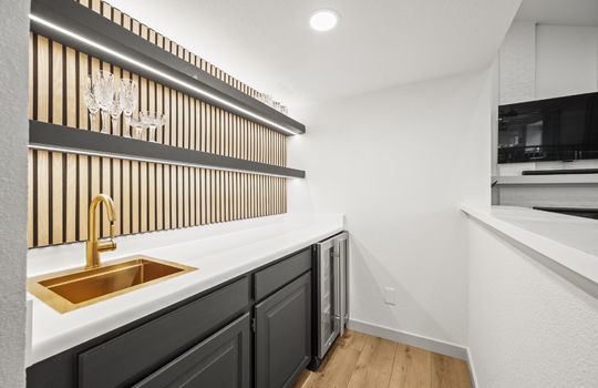 28-web-or-mls-11166 W 78th Dr28