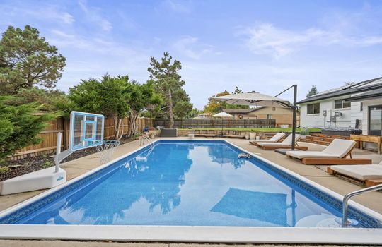 57-web-or-mls-11166 W 78th Dr57