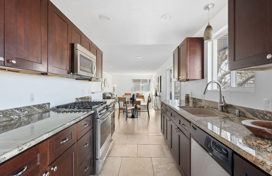 11-web-or-mls-9539 Grandview Ave20