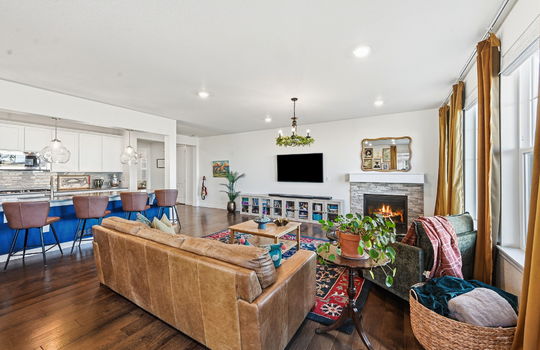 12-web-or-mls-19133 W 95th Ln12