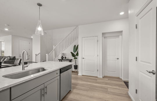 13-web-or-mls-361 Rodden Dr19