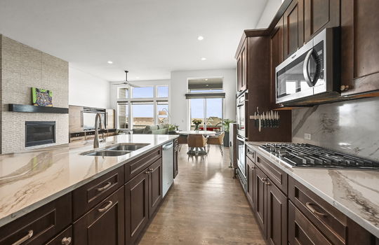 14-web-or-mls-8577 Holman Cir14