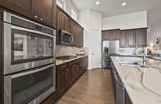 15-web-or-mls-8577 Holman Cir15