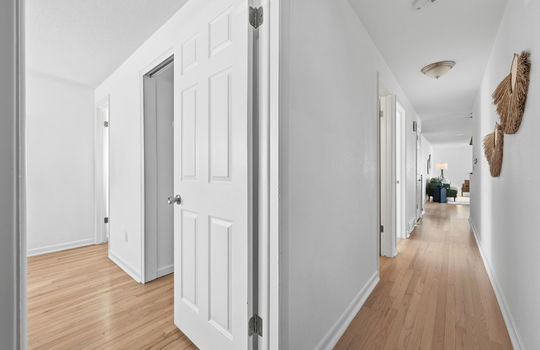 15-web-or-mls-9539 Grandview Ave24