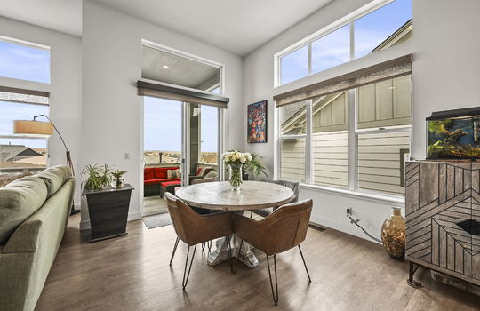 17-web-or-mls-8577 Holman Cir17