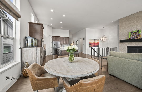 18-web-or-mls-8577 Holman Cir18