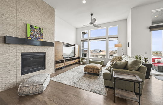 24-web-or-mls-8577 Holman Cir24