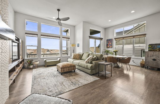 25-web-or-mls-8577 Holman Cir25