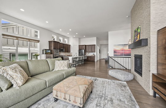 26-web-or-mls-8577 Holman Cir26