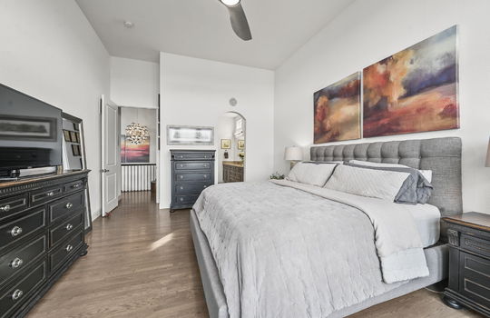 28-web-or-mls-8577 Holman Cir28