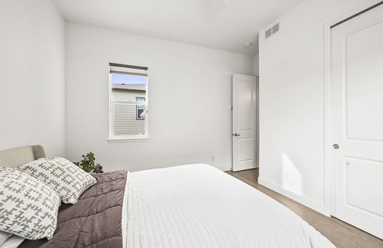 37-web-or-mls-8577 Holman Cir37