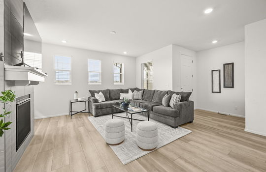 4-web-or-mls-361 Rodden Dr11