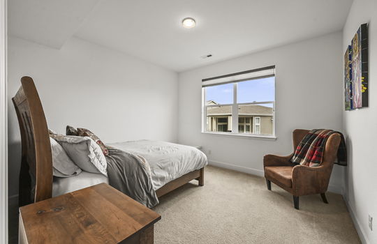 41-web-or-mls-8577 Holman Cir41