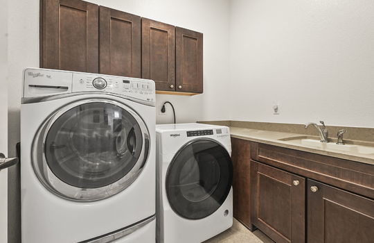 46-web-or-mls-8577 Holman Cir46