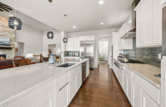 17-web-or-mls-16001 W 95th Ln17