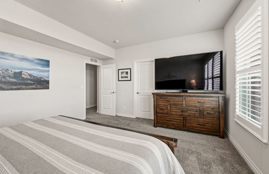 54-web-or-mls-16001 W 95th Ln54
