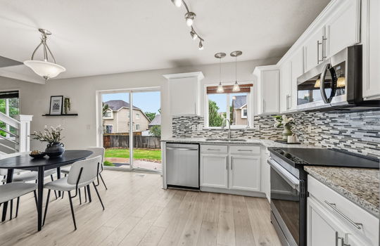 16-web-or-mls-11312 Niagara St22