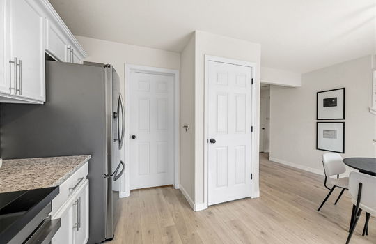 19-web-or-mls-11312 Niagara St23