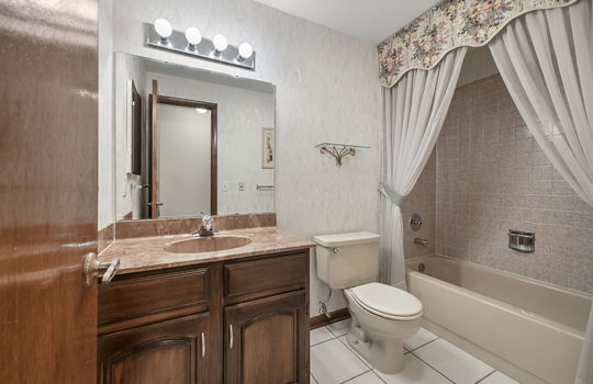 28-web-or-mls-7320 Jay St28