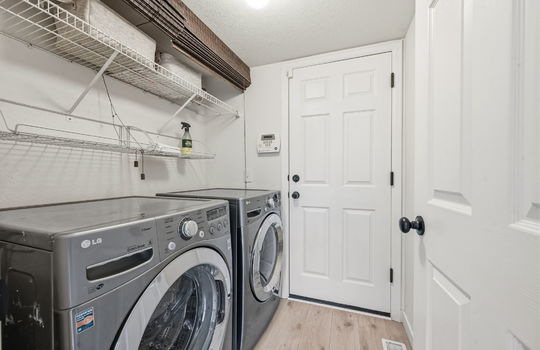 33-web-or-mls-11312 Niagara St24
