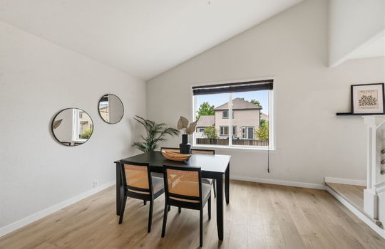 9-web-or-mls-11312 Niagara St16