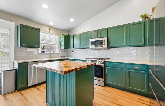 13-web-or-mls-Ursula St-S1007-013