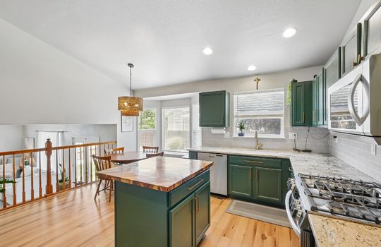 17-web-or-mls-Ursula St-S1007-017
