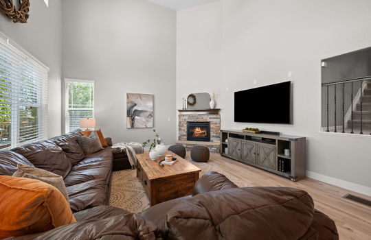 28-web-or-mls-61 S High St - 028
