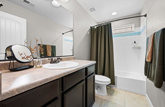 48-web-or-mls-61 S High St - 048