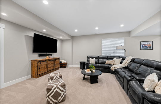 49-web-or-mls-61 S High St - 049