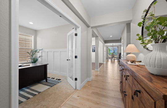 8-web-or-mls-61 S High St - 008