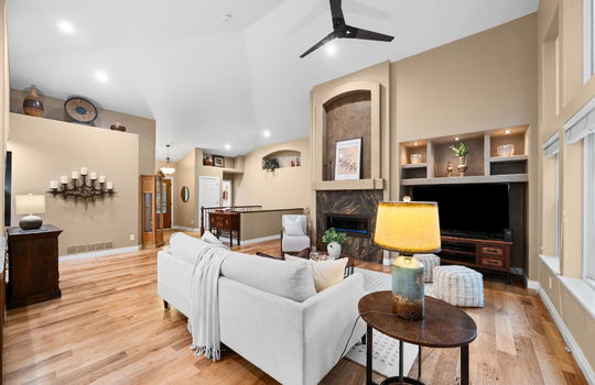 22-web-or-mls-16892 W 66th Ln - 22