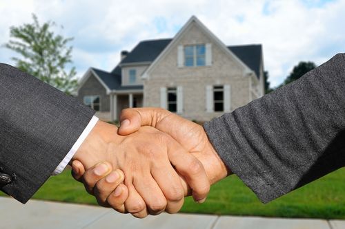 Choosing a Real Estate Agent: The Different Types &hellip;