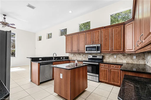 020_a0c469d16c250ac5523e4399fa180109-uncropped_scaled_within_1536_1152