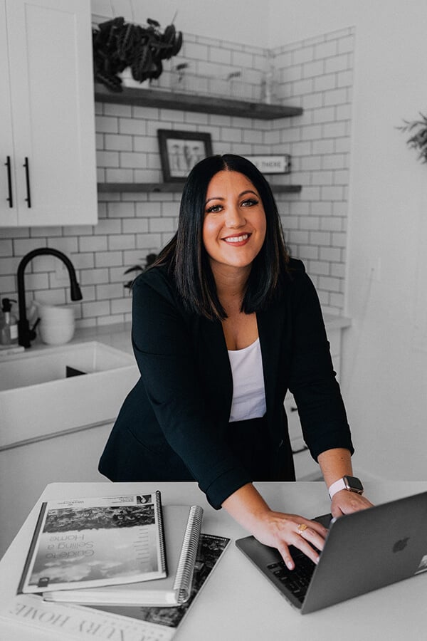 steph-contact-me-grayscaled