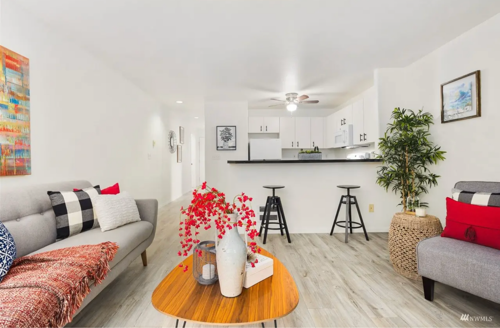 29 3435 California Ave SW Unit #305, Seattle 98116}