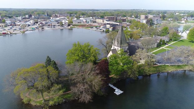 Oconomowoc