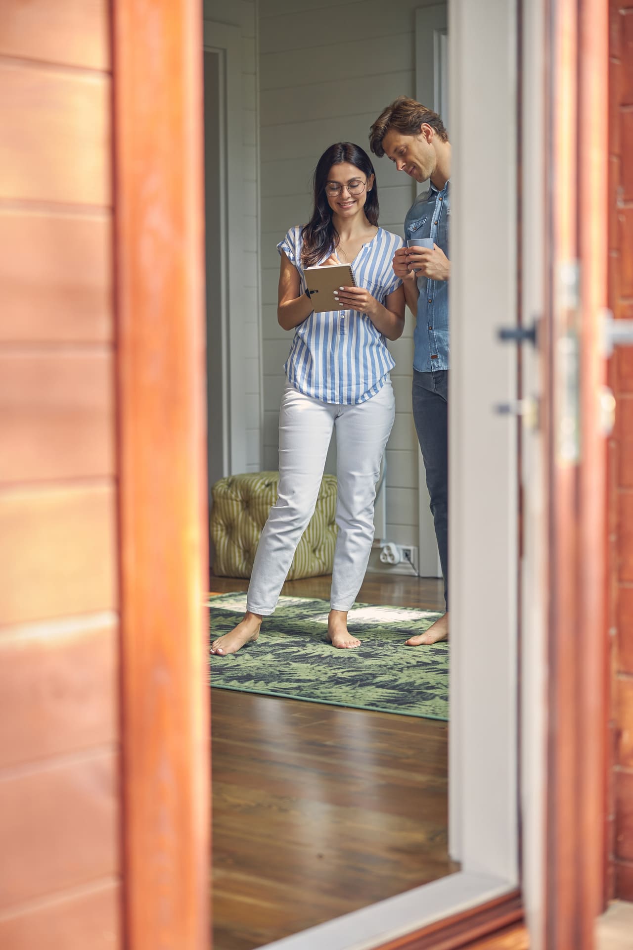 woman-demonstrating-home