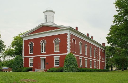 1200px-Iron_County_MO_courthouse-20140524-114_v2