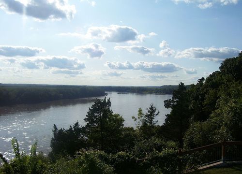 1200px-Lower_Missouri_River