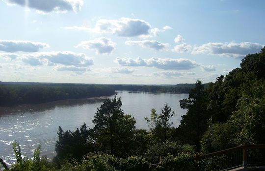 1200px-Lower_Missouri_River